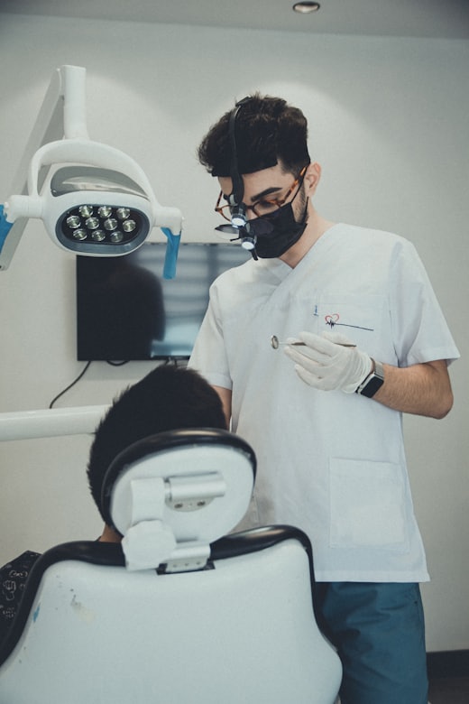 Klinikte çalışan hekim