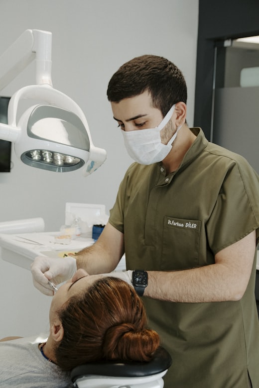 Klinikte çalışan hekim
