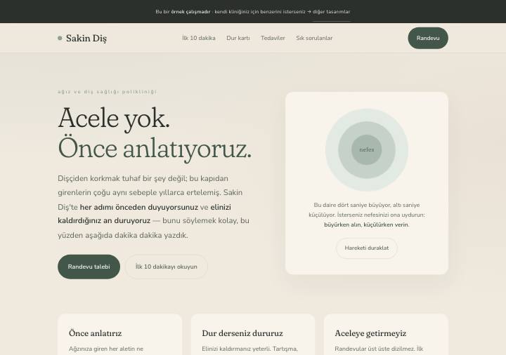 Sakin tasarımı — yumuşak yulaf rengi zemin, adaçayı vurgu